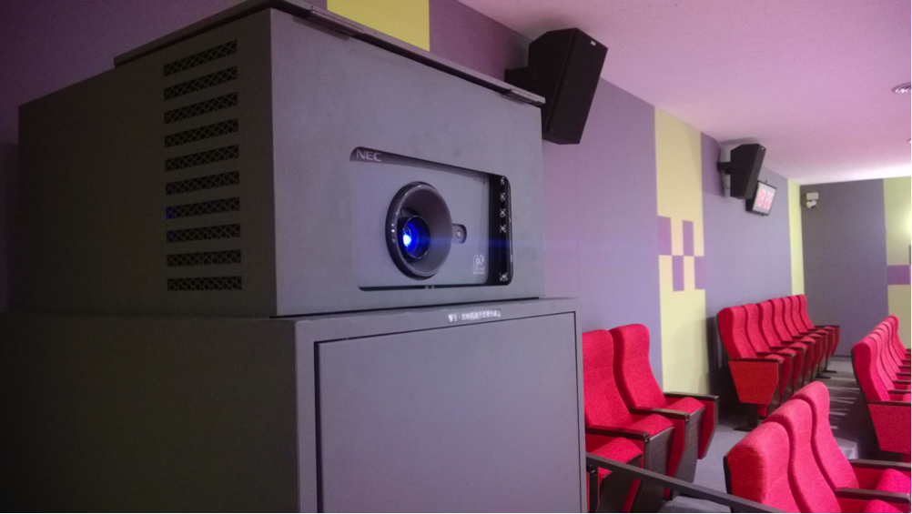 台北海洋技術學院多功能展演廳 數位投影機